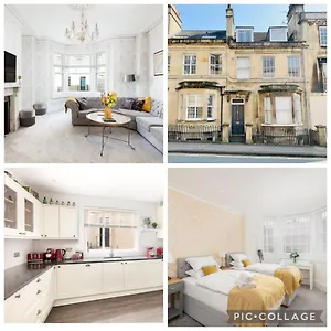 5 Bedroom Magnificent Georgian Townhouse- Centre Bath